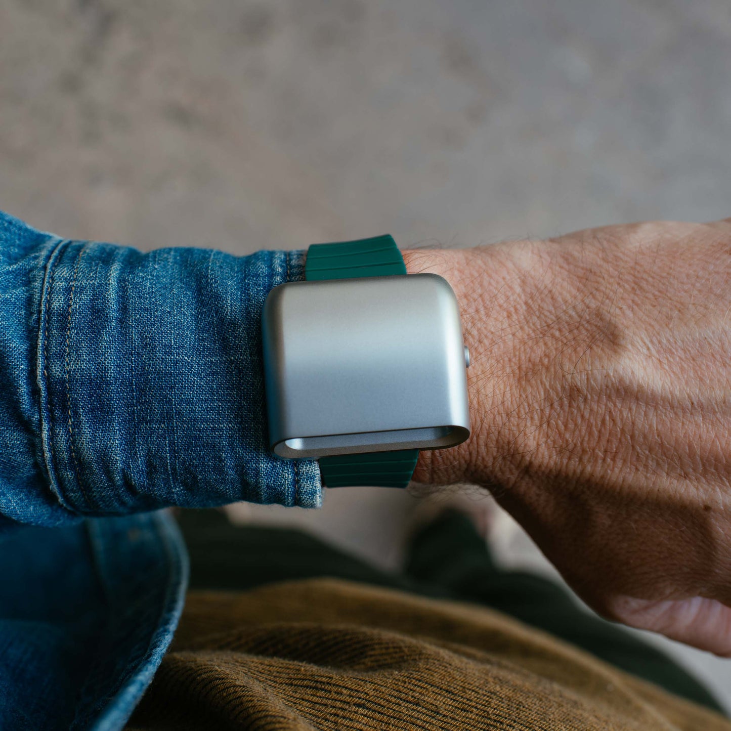 PCH Driver Jump Hour Brushed Silver Forest Green